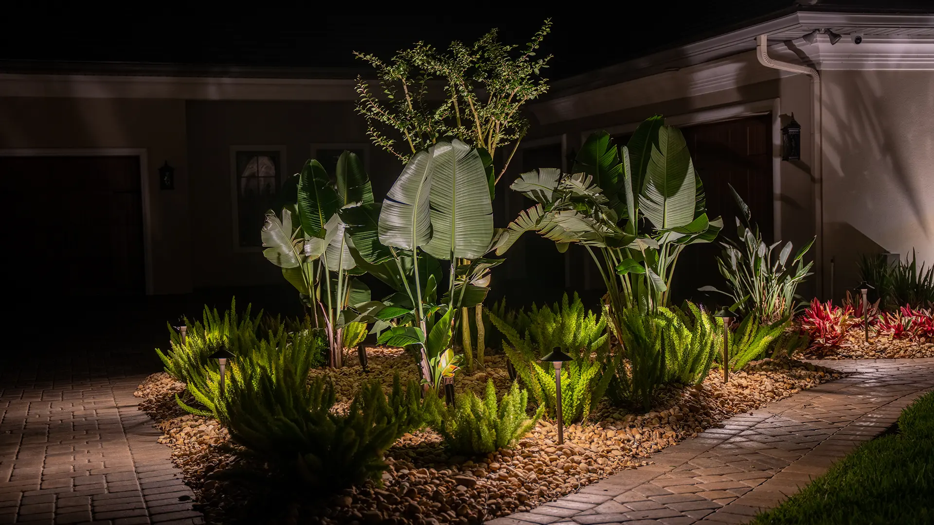 5 Great Ways to Upgrade Your Garden Landscape Lighting